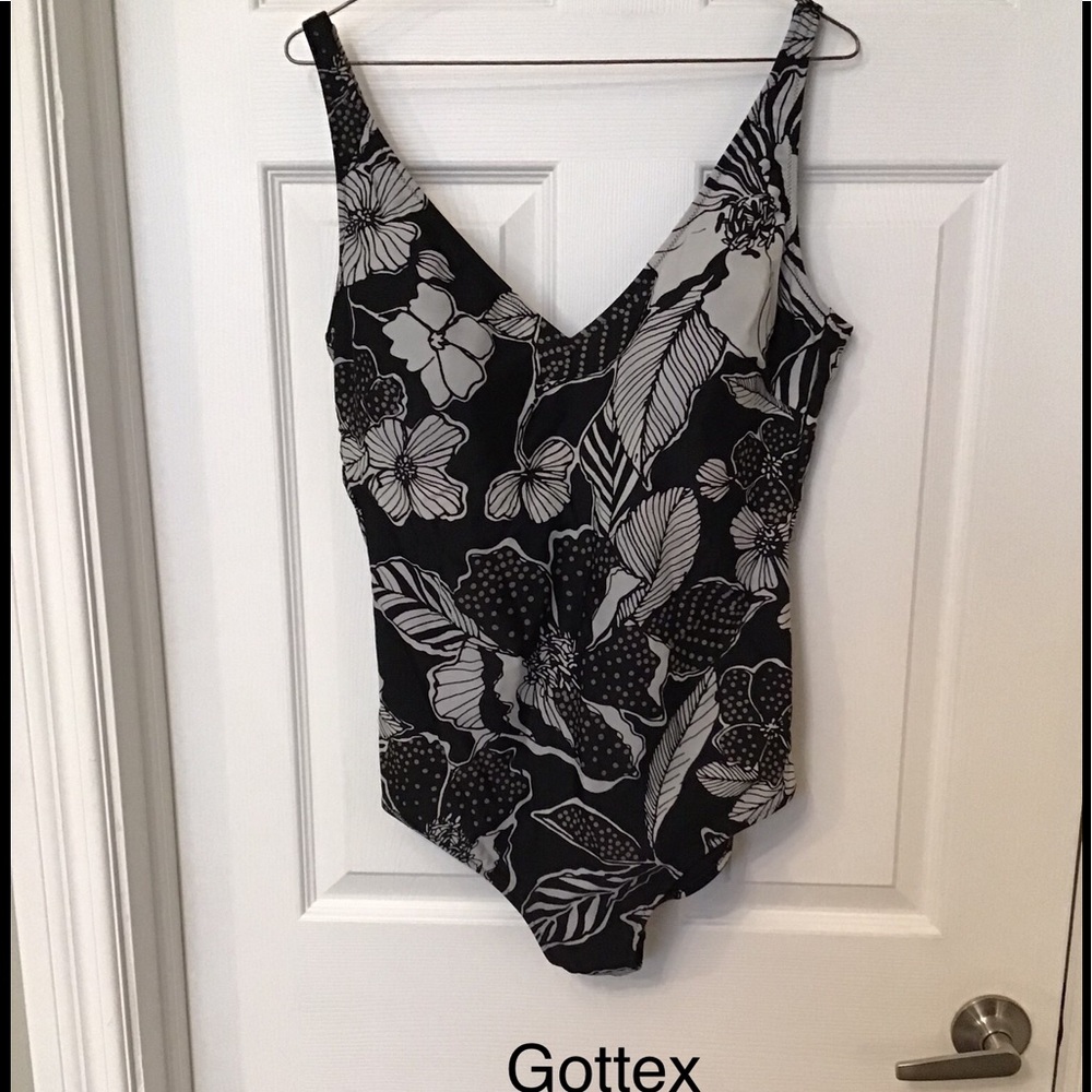 Plus Size Gottex one piece bathing suit